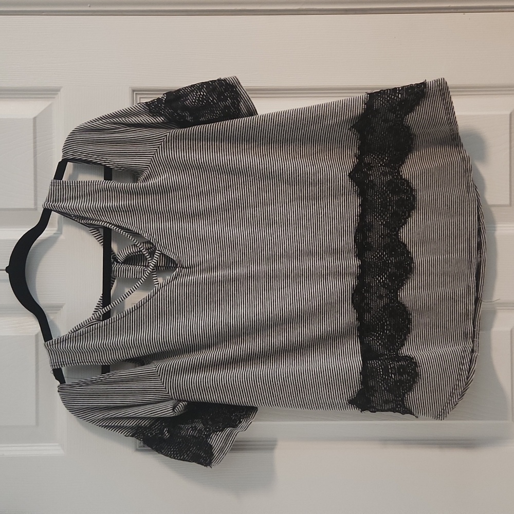 Maurices cold shoulder top with black lace
